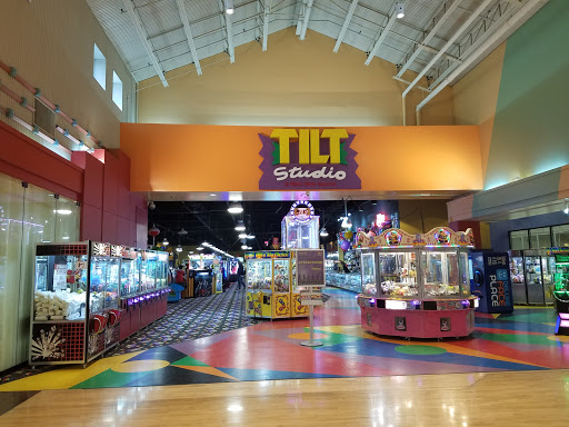 Amusement Center «TILT Studio Family Entertainment Center & Rink Side Ice Arena», reviews and photos, 6152 Grand Ave, Gurnee, IL 60031, USA