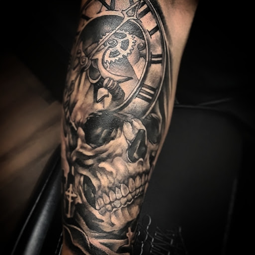 Tattoo Shop «The Electric Pen Tattoo Studio», reviews and photos, 10757 W Magnolia Blvd, North Hollywood, CA 91601, USA