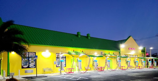Green Light Car Wash en Oakland Park