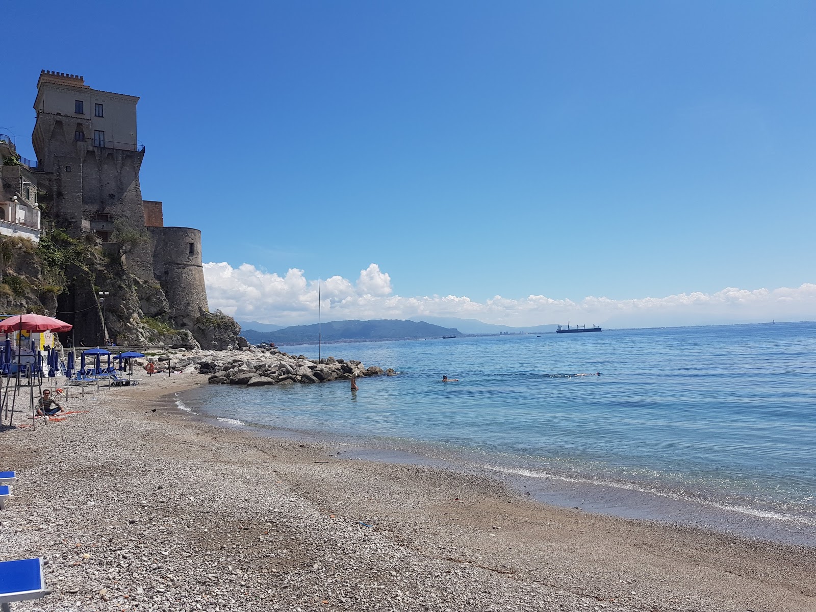 Fotografie cu Spiaggia di Cetera zonă de stațiune de pe plajă