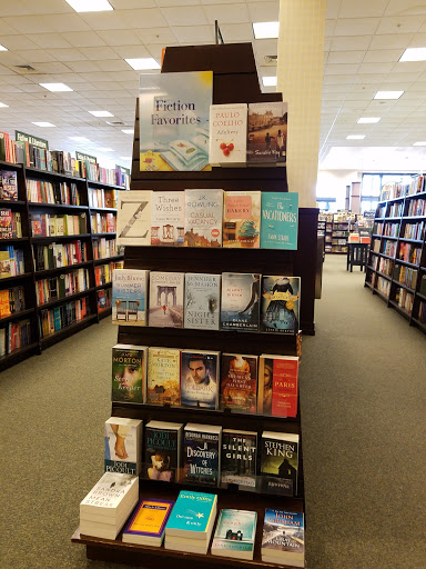 Book Store «Barnes & Noble», reviews and photos, 801 Lehigh Lifestyle Center, Whitehall, PA 18052, USA