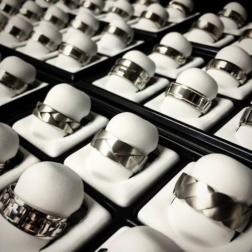 Jewelry Store «Indy Facets Private Jeweler», reviews and photos, 755 W Carmel Dr #116, Carmel, IN 46032, USA