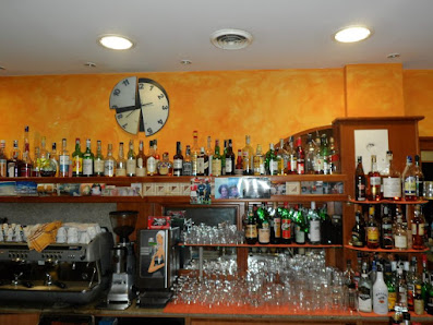 Caffetteria Bar Tavernetta Piazza Santa Fara, 1, 29022 Bobbio PC, Italia