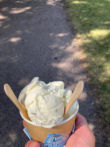 Ice cream shop Helsingin jäätelötehdas