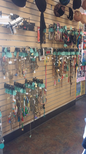 Used Clothing Store «Buffalo Exchange Austin», reviews and photos, 2904 Guadalupe St, Austin, TX 78705, USA