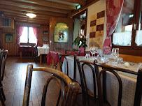 Atmosphère du Restaurant La Tanière restauration à Saint-Sigismond - n°6