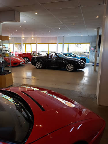 Comments and reviews of The Ferrari Centre