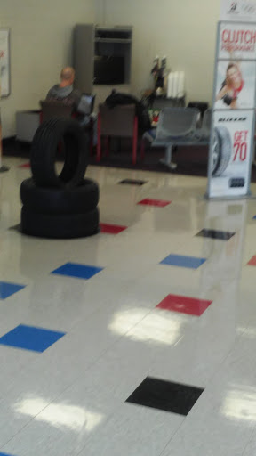 Tire Shop «Firestone Complete Auto Care», reviews and photos, 205 10th St SE, Cedar Rapids, IA 52403, USA