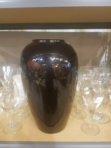 Thrift Store «Brown Elephant Resale Shop», reviews and photos, 217 Harrison St, Oak Park, IL 60304, USA