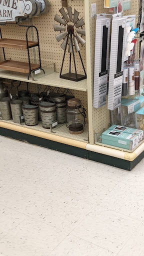 Craft Store «Hobby Lobby», reviews and photos, 6130 NW Barry Rd, Kansas City, MO 64154, USA