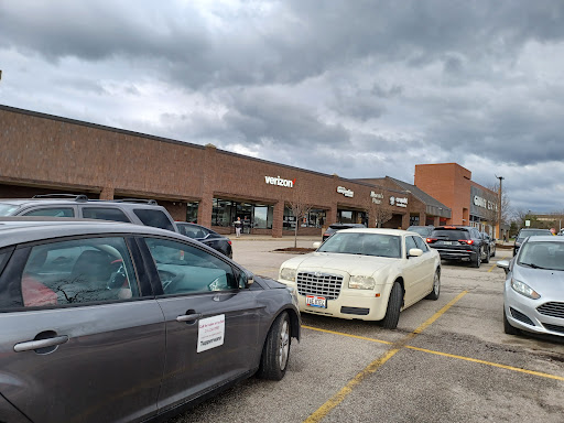 Shopping Mall «Pavilion Shopping Center», reviews and photos, 24055 Chagrin Blvd, Beachwood, OH 44122, USA
