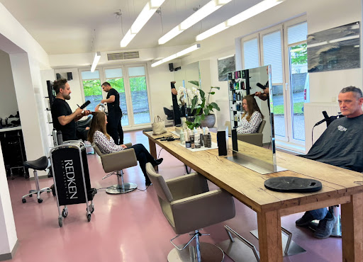 Jörg Durstmüller Hairdressers In Wels