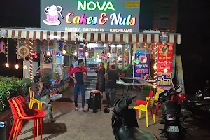 Nova cakes and nuts image