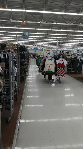Discount Store «Walmart», reviews and photos, 910 Wolcott St, Waterbury, CT 06705, USA