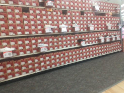 Shoe Store «Shoe Carnival», reviews and photos, 955 Ann St, Montgomery, AL 36107, USA