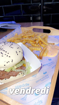 Plats et boissons du Restaurant de hamburgers YAKI Burger Restaurant à Colombes - n°19