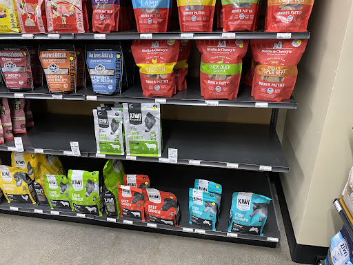 Pet Supply Store «Mud Bay», reviews and photos, 1706 S 320th St, Federal Way, WA 98003, USA