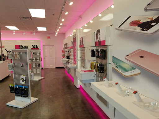 Cell Phone Store «T-Mobile», reviews and photos, 313 NW Commons Loop #119c, Lake City, FL 32055, USA