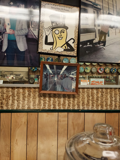 Nut Store «Peanut Shoppe Main Street», reviews and photos, 24 S Main St, Memphis, TN 38103, USA