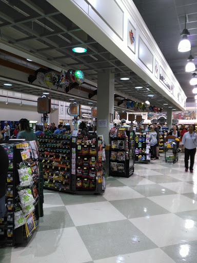 Grocery Store «Harris Teeter», reviews and photos, 500 Oberlin Rd, Raleigh, NC 27605, USA