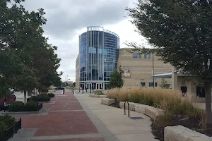 Blue Earth Plaza image