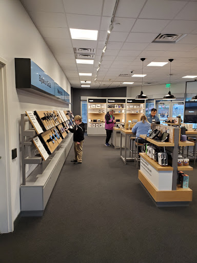 Cell Phone Store «Verizon», reviews and photos, 1608 S Robert St, West St Paul, MN 55118, USA