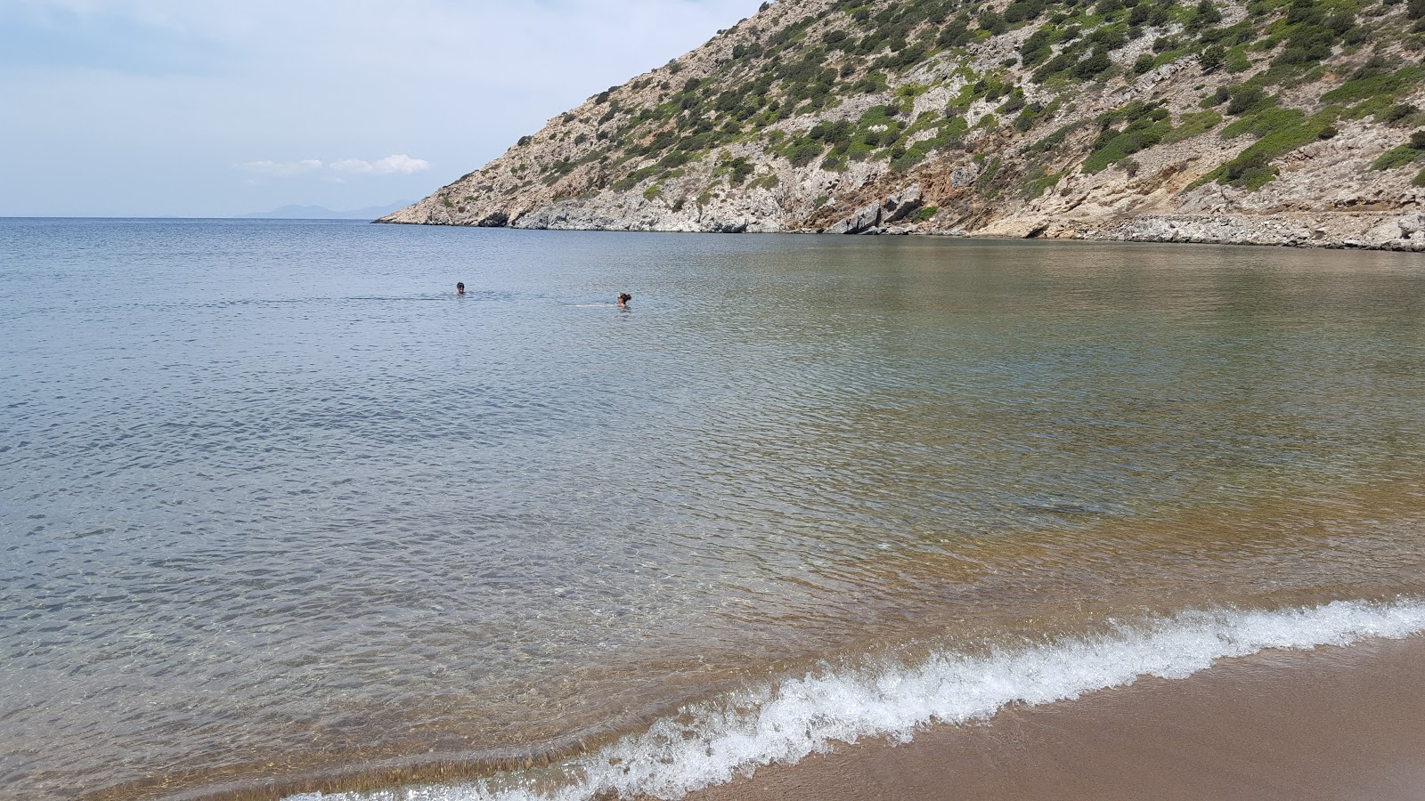 Paralia Monastiria'in fotoğrafı - rahatlamayı sevenler arasında popüler bir yer