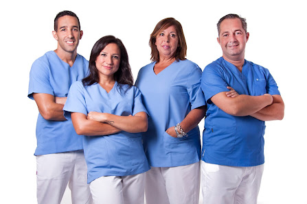 Clinica Dental Manuel Jiménez C. Córdoba, 35, 3ºA, 29640 Fuengirola, Málaga, España