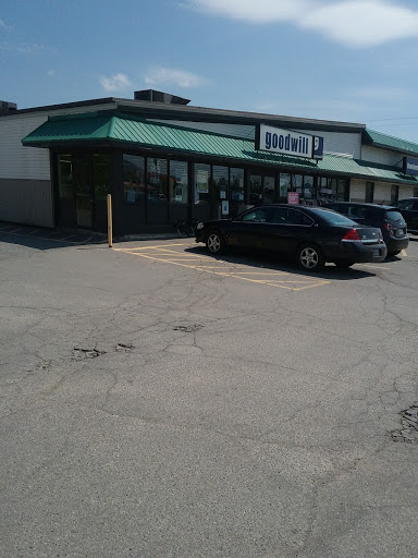 Thrift Store «Goodwill NNE Store & Donation Center», reviews and photos, 610 Wilson St, Brewer, ME 04412, USA