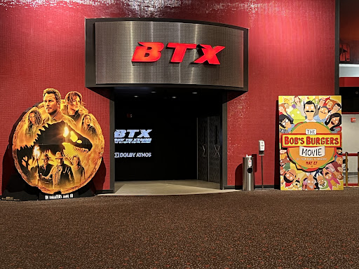 Movie Theater «Bow Tie Cinemas Marquis 16 & BTX Theater», reviews and photos, 100 Quarry Rd, Trumbull, CT 06611, USA