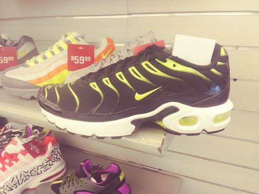 Sportswear Store «Champs Sports», reviews and photos, 200 S Broadway St, McAllen, TX 78501, USA