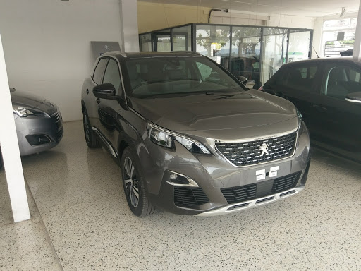 Taller Vilanova Automoció en Sant Esteve Sesrovires, Barcelona