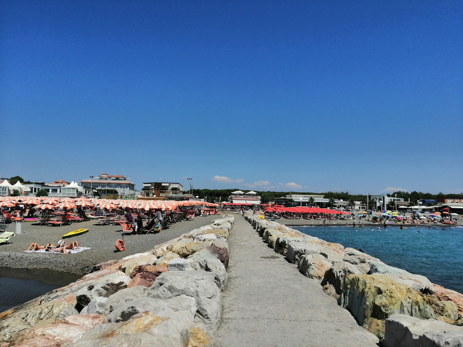 Fotografie cu Spiaggia Marina di Cecina - recomandat pentru călătorii în familie cu copii
