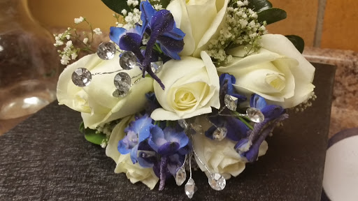 Florist «Flower Basket», reviews and photos, 302 N Lake St, Aurora, IL 60506, USA