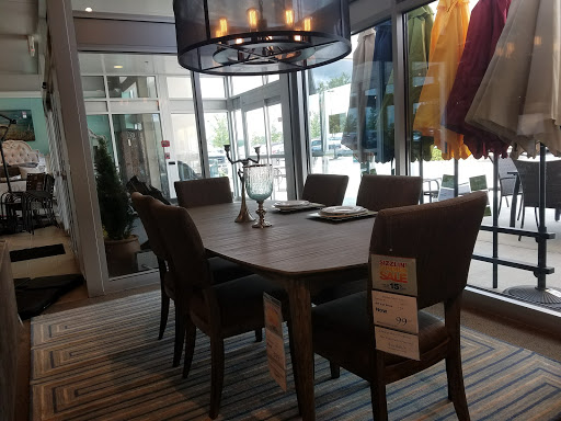 Furniture Store «Art Van Furniture - Auburn Hills», reviews and photos, 4612 Baldwin Rd, Auburn Hills, MI 48326, USA