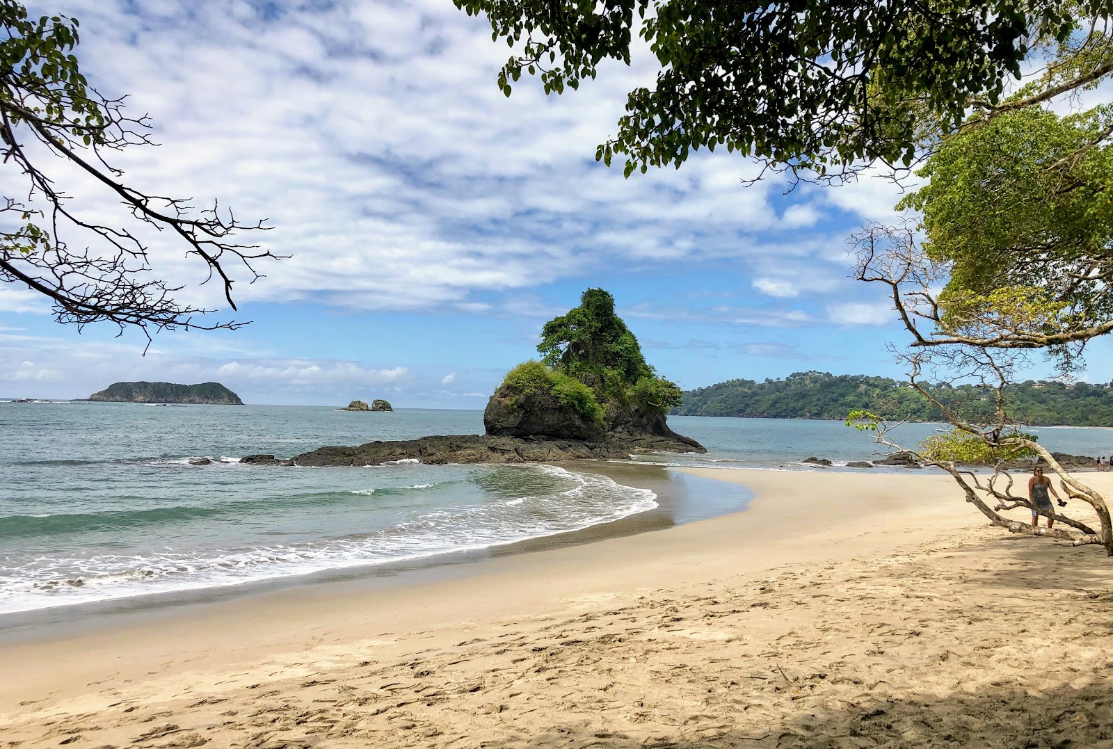 Foto af Playa Escondido med lys sand overflade