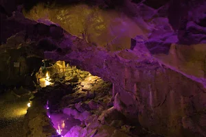Stump Cross Caverns image