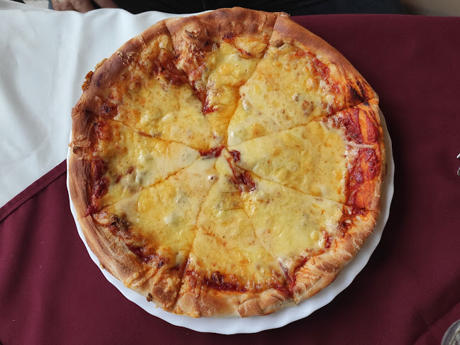 La Bella Étterem és Pizzéria - Pizza