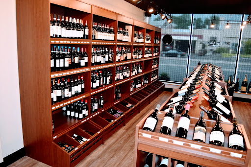 Wine Store «West Side Wines & Spirits», reviews and photos, 10 Raymond Rd, West Hartford, CT 06107, USA