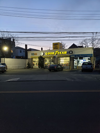 Auto Repair Shop «Savvy Tire & Auto Service», reviews and photos, 61-44 Fresh Meadow Ln, Fresh Meadows, NY 11365, USA