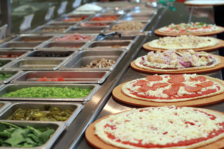 #3 best pizza place in Glendale - PizzaRev