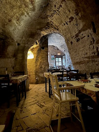 Atmosphère du Restaurant Les Caves de la Genevraie à Louresse-Rochemenier - n°20