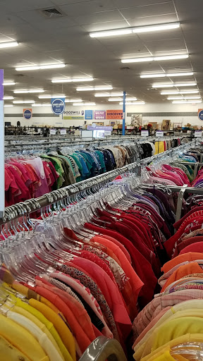 Thrift Store «Thunderbird & Dysart Goodwill Retail Store & Donation Center», reviews and photos, 13055 W Thunderbird Rd, El Mirage, AZ 85335, USA