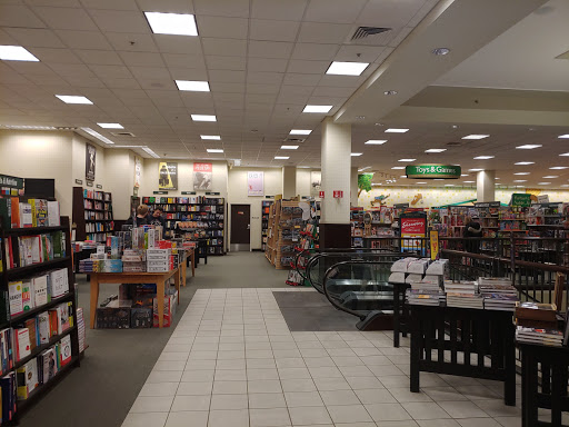 Book Store «Barnes & Noble», reviews and photos, 1630 Sherman Ave, Evanston, IL 60201, USA