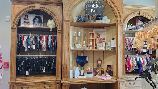 Lingerie Store «Anna Bella Fine Lingerie», reviews and photos, 5530 Windward Pkwy #1250, Alpharetta, GA 30004, USA