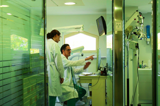 Dr. Ruiz Villandiego. Odontología y Estomatología. Hospital Quirón Donostia en Donostia-San Sebastian, Guipúzcoa