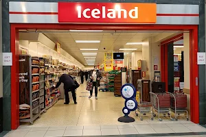 Iceland Supermarket Paisley image