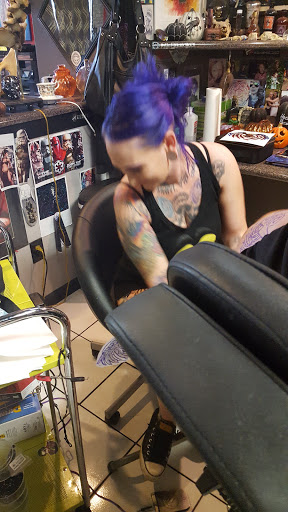 Tattoo Shop «Red Dragon Tattoo & Piercing», reviews and photos, 9242 Colerain Ave, Cincinnati, OH 45251, USA