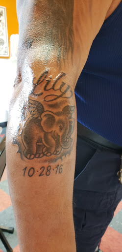 Liberty Tattoo LLC, 544 Deming Rd, Berlin, CT 06037, USA, 