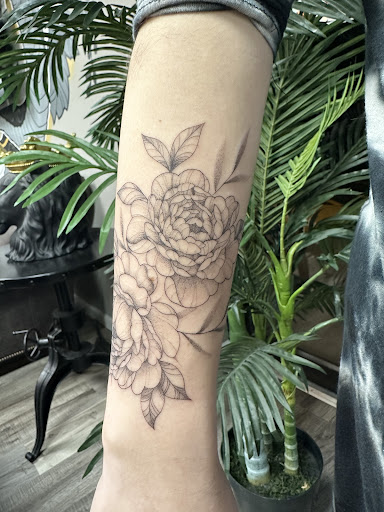 Explore be strong tattoo ideas, creative tattoo ideas in Avon Lake, available at Reflection Room Tattoo Co.